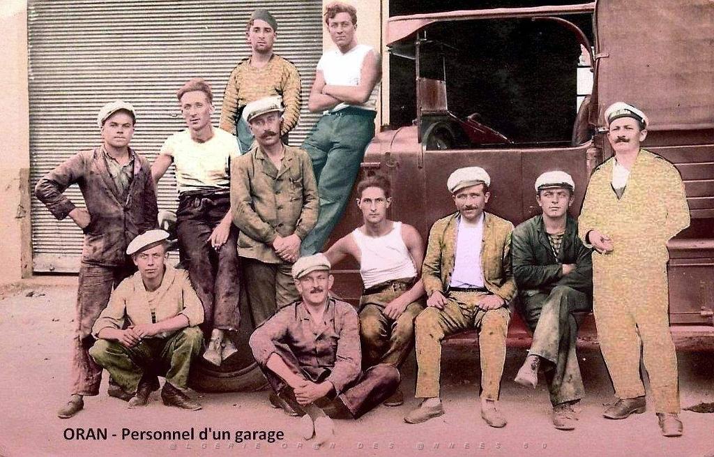 Oran - Personnel d'un garage.jpg
